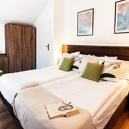 Pelikan - Przy Plazy Lodge Dźwirzyno